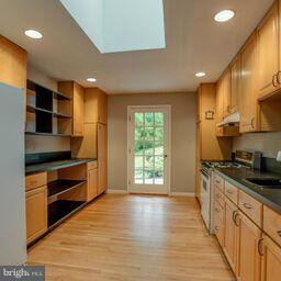 6411 Chapel View Road Clifton, VA 20124 - Photo 12 of 28 Kitchen