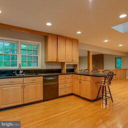 6411 Chapel View Road Clifton, VA 20124 - Photo 3 of 28 Kitchen