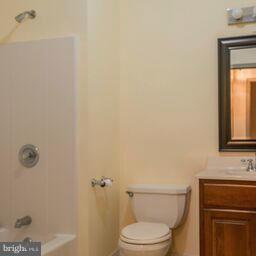 6411 Chapel View Road Clifton, VA 20124 - Photo 25 of 28 Bath
