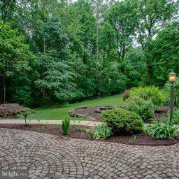 6411 Chapel View Road Clifton, VA 20124 - Photo 5 of 28 Exterior (General)