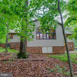 6411 Chapel View Road Clifton, VA 20124 - Photo 7 of 28 Exterior (Rear)