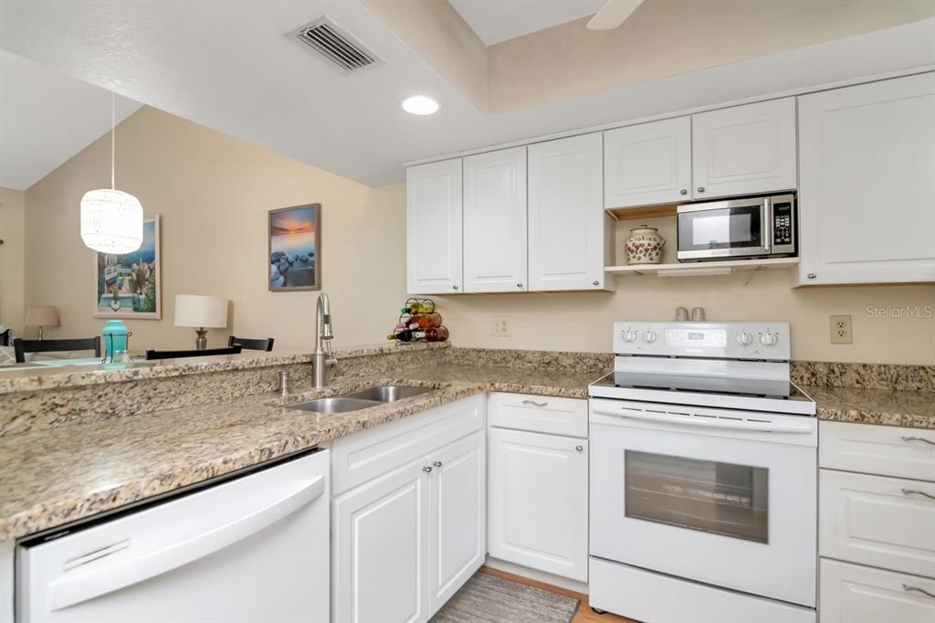 11511 113th Street, Unit 13F Largo, FL 33778 - Photo 16 of 40