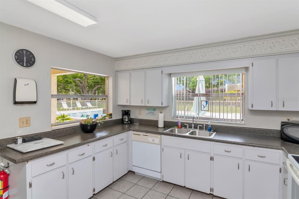11511 113th Street, Unit 13F Largo, FL 33778 - Photo 35 of 40