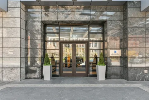 $1,320,000 | 500 Atlantic Avenue, Unit 14E, Boston, MA 02210