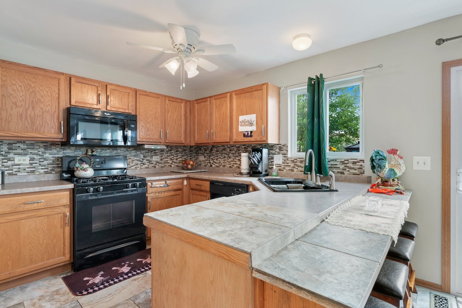6305 Colton Ridge Court Plainfield, IL 60586 - Photo 2 of 18