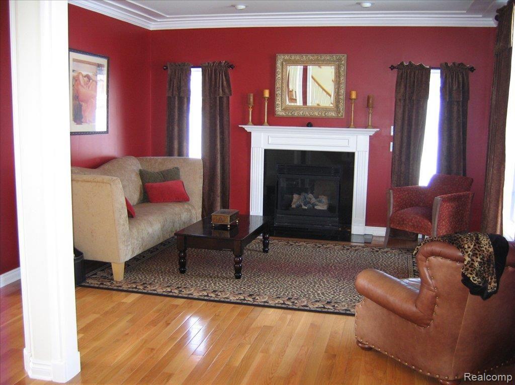 86 Fieldway Court Rochester, MI 48306 - Photo 7 of 25 Peaceful Living Room