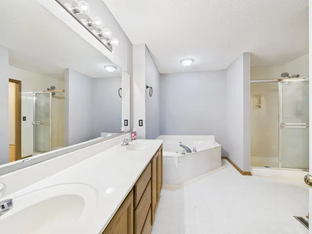 $240,000 | 1853 Riverwood Drive, Unit 4, Burnsville, MN 55337