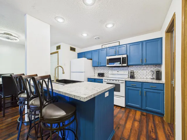 $240,000 | 1853 Riverwood Drive, Unit 4, Burnsville, MN 55337