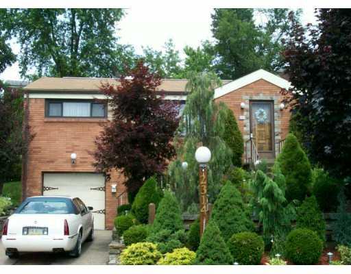 2314 Crestview Road Pittsburgh, PA 15216 - Photo 1 of 1 Gallery Image 1