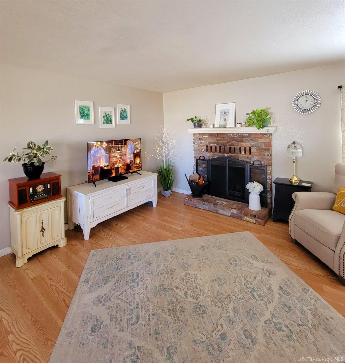 402 Ash Street Tehachapi, CA 93561 - Photo 6 of 32 Gallery Image 6