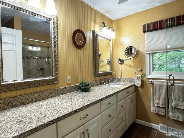 $479,000 | 12103 Pike 9162, Louisiana, MO 63353
