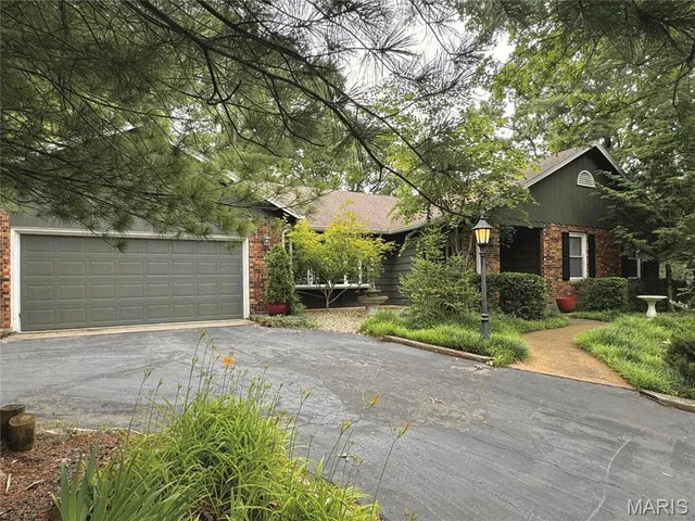 $479,000 | 12103 Pike 9162, Louisiana, MO 63353