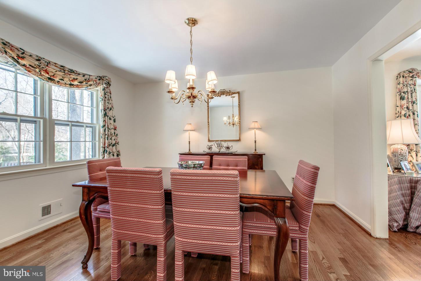 1204 Old Stable Road McLean, VA 22102 - Photo 5 of 25 Dining Room