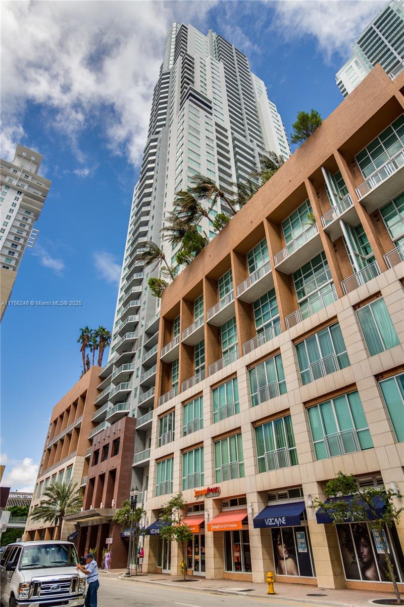 253 Northeast 2nd Street, Unit 3702 Miami, FL 33132 - Photo 25 of 25 a front view of a building