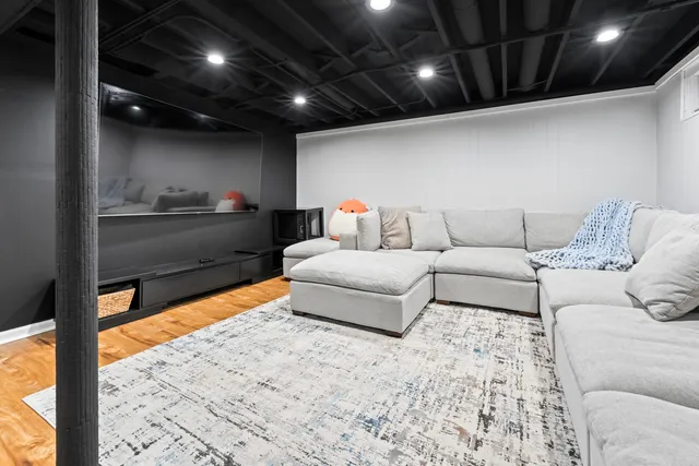 $334,900 | 16411 Oxford Drive, Tinley Park, IL 60477