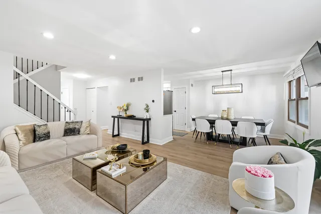 $334,900 | 16411 Oxford Drive, Tinley Park, IL 60477