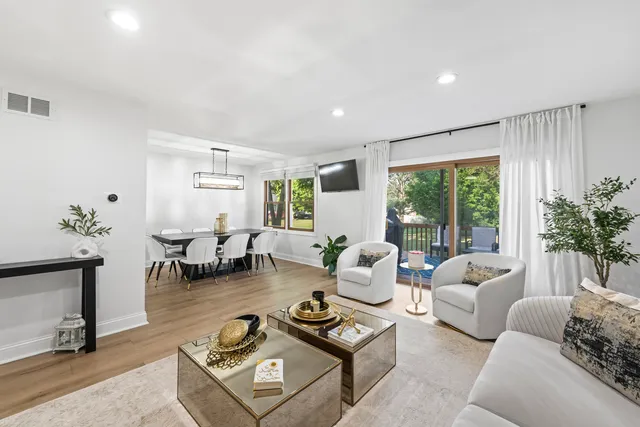 $334,900 | 16411 Oxford Drive, Tinley Park, IL 60477