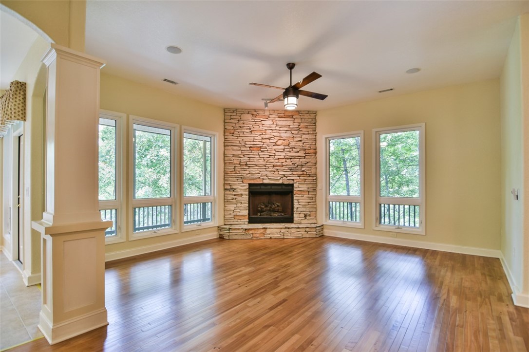 212 Wynmere Way Seneca, SC 29672 - Photo 16 of 46 Gallery Image 16