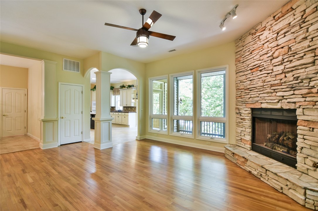 212 Wynmere Way Seneca, SC 29672 - Photo 17 of 46 Gallery Image 17