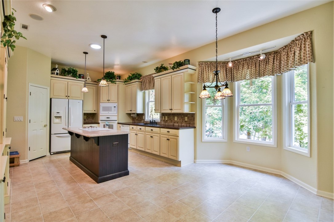 212 Wynmere Way Seneca, SC 29672 - Photo 20 of 46 Gallery Image 20