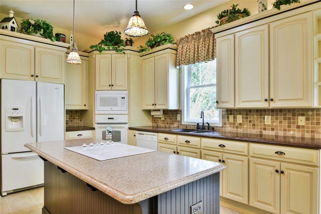 212 Wynmere Way Seneca, SC 29672 - Photo 22 of 46 Gallery Image 22