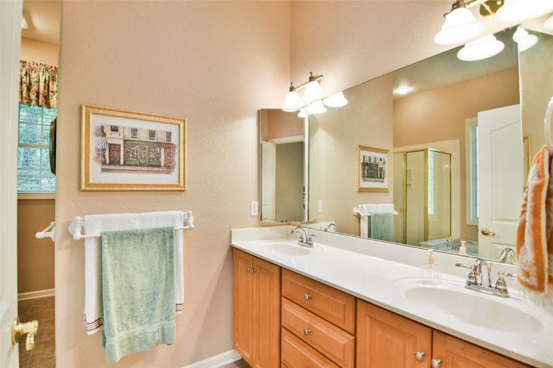 212 Wynmere Way Seneca, SC 29672 - Photo 36 of 46 Gallery Image 36