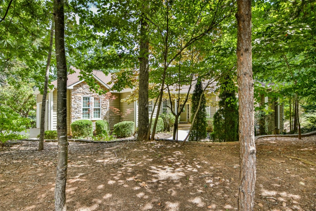 212 Wynmere Way Seneca, SC 29672 - Photo 4 of 46 Gallery Image 4