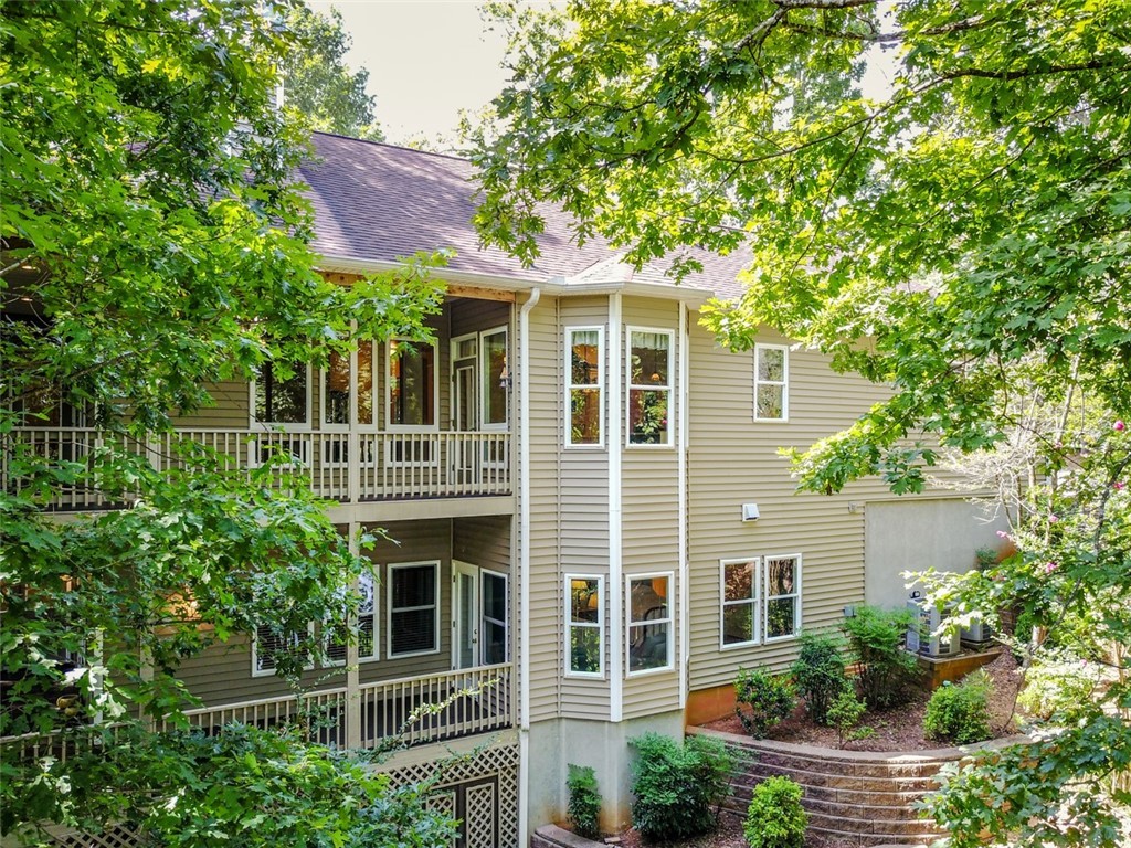 212 Wynmere Way Seneca, SC 29672 - Photo 8 of 46 Gallery Image 8