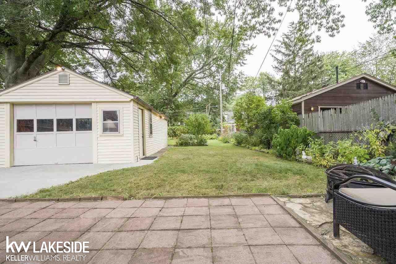 1833 Hampton Road Grosse Pointe, MI 48236 - Photo 43 of 45