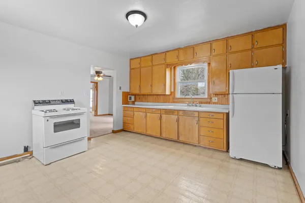 $184,900 | 1809 Madison Street, Manitowoc, WI 54220