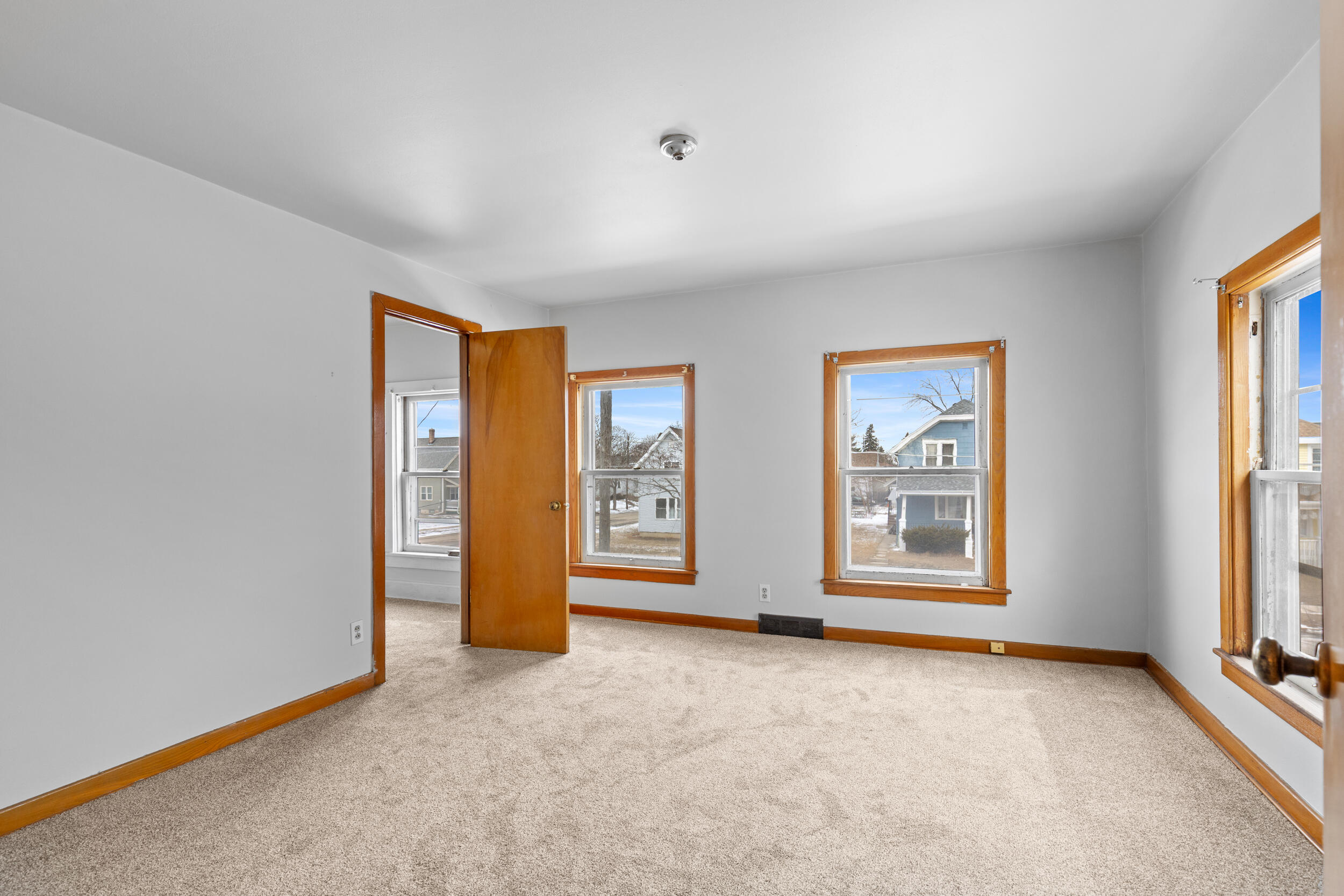 1809 Madison Street Manitowoc, WI 54220 - Photo 16 of 24 photo feb 25 2026, 11 24 16 pm (1)