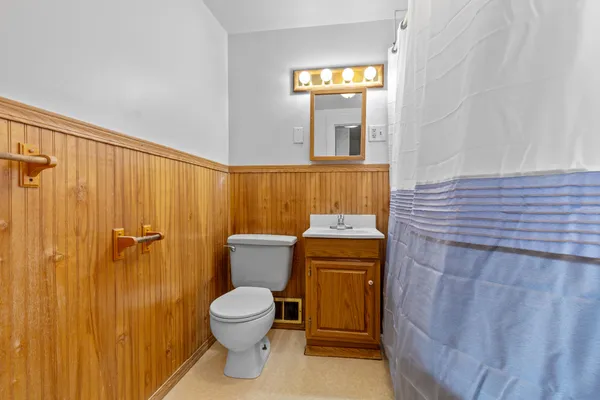 $184,900 | 1809 Madison Street, Manitowoc, WI 54220