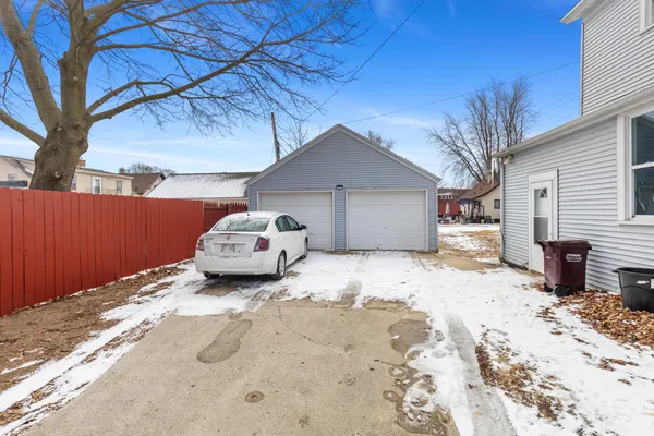 $184,900 | 1809 Madison Street, Manitowoc, WI 54220