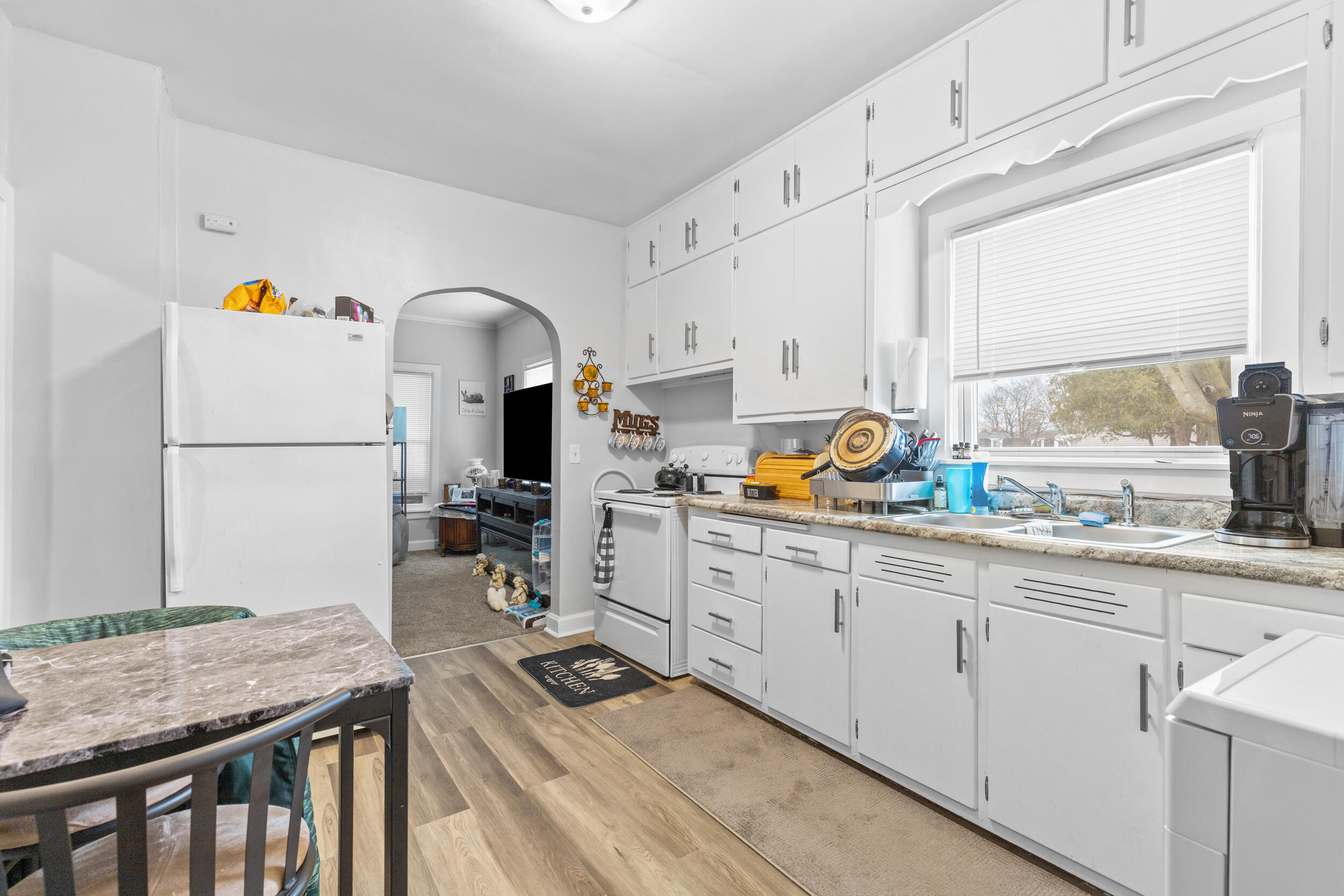 1809 Madison Street Manitowoc, WI 54220 - Photo 5 of 24 photo feb 25 2026, 11 41 59 pm