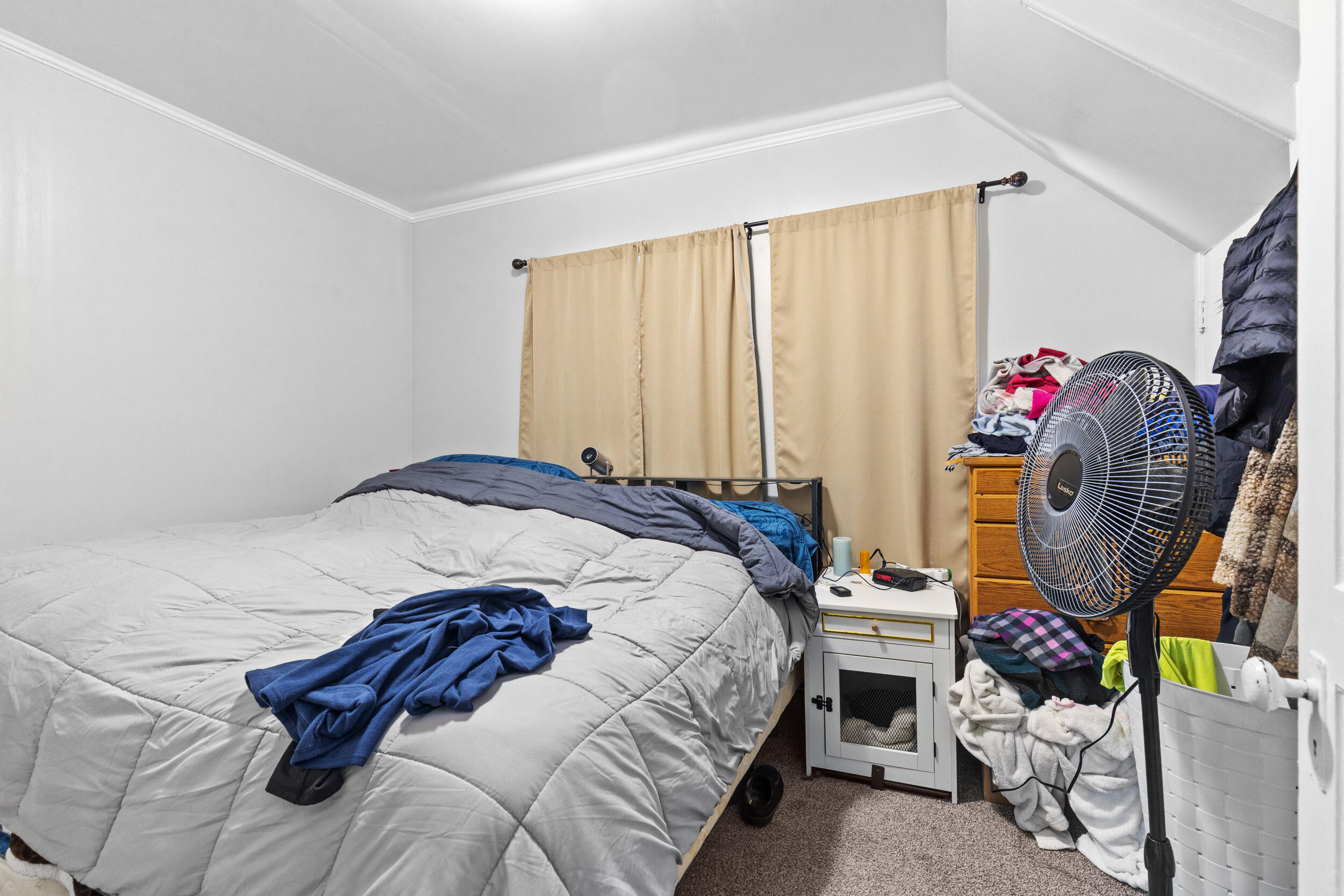 1809 Madison Street Manitowoc, WI 54220 - Photo 7 of 24 photo feb 25 2026, 11 40 43 pm