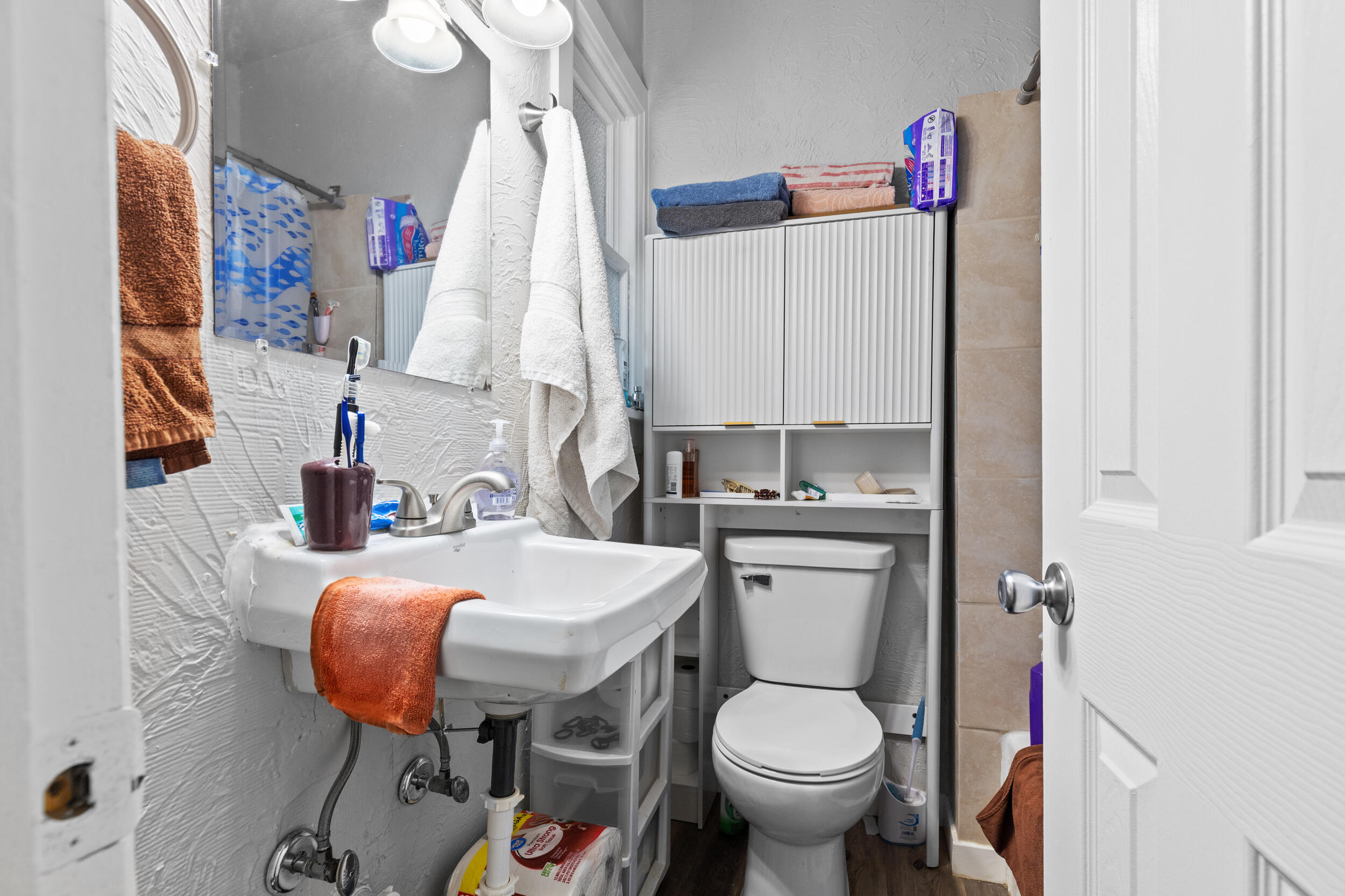 1809 Madison Street Manitowoc, WI 54220 - Photo 9 of 24 photo feb 25 2026, 11 40 08 pm