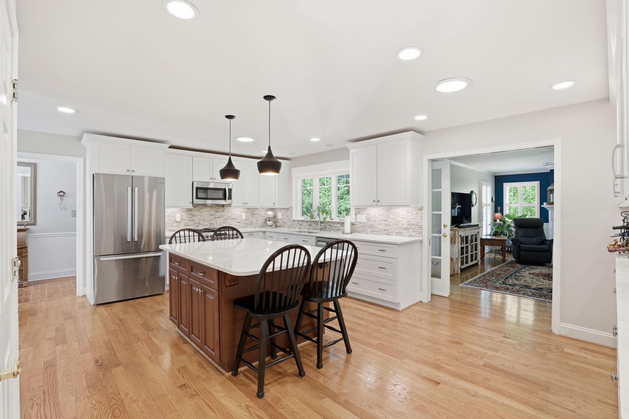 2829 Thornbrook Road Ellicott City, MD 21042 - Photo 12 of 34 Gorgeous kitchen - upscale appliances