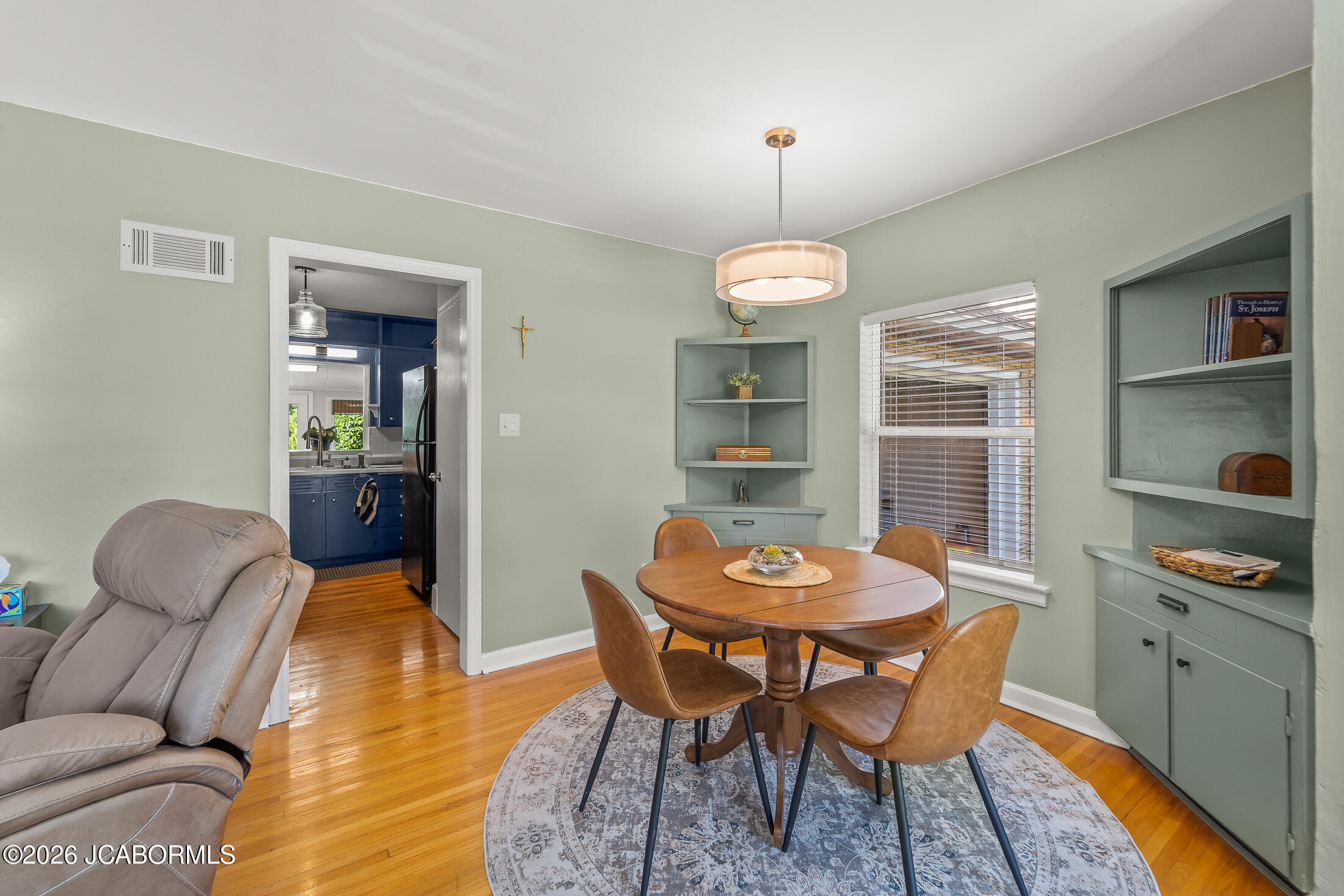 1907 Chicago Road Jefferson City, MO 65109 - Photo 4 of 24