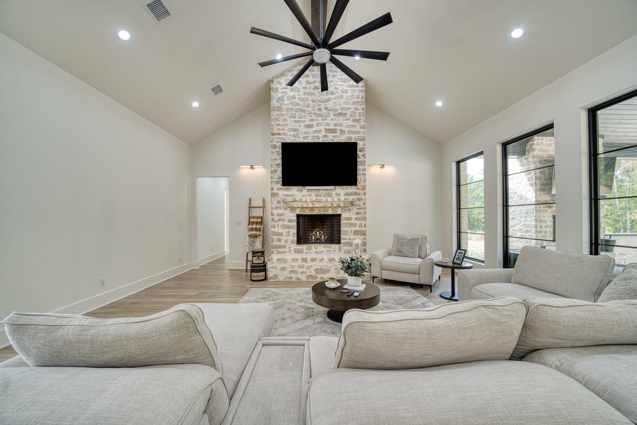 2283 Flamingo Road Gilmer, TX 75645 - Photo 9 of 44 Gallery Image 9