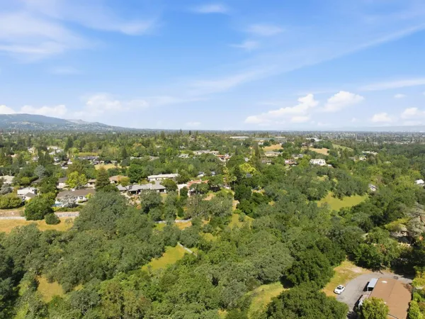 $9,500,000 | 15301 Robin Anne Lane, Monte Sereno, CA 95030