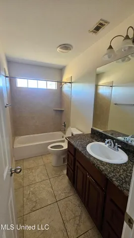 $2,025 | 3111 Village Circle, Ocean Springs, MS 39564