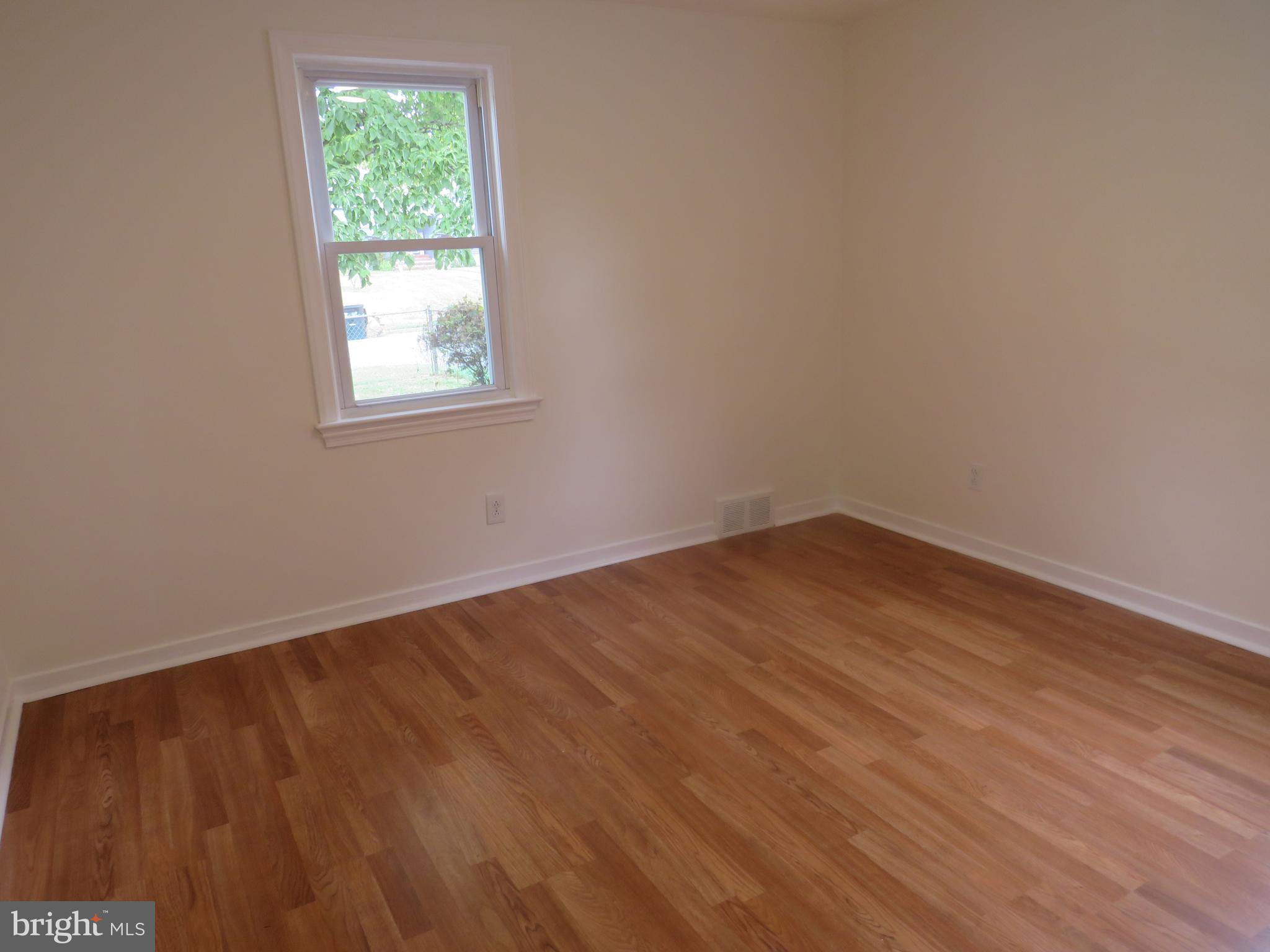 129 Central Avenue Ewing, NJ 08628 - Photo 20 of 43