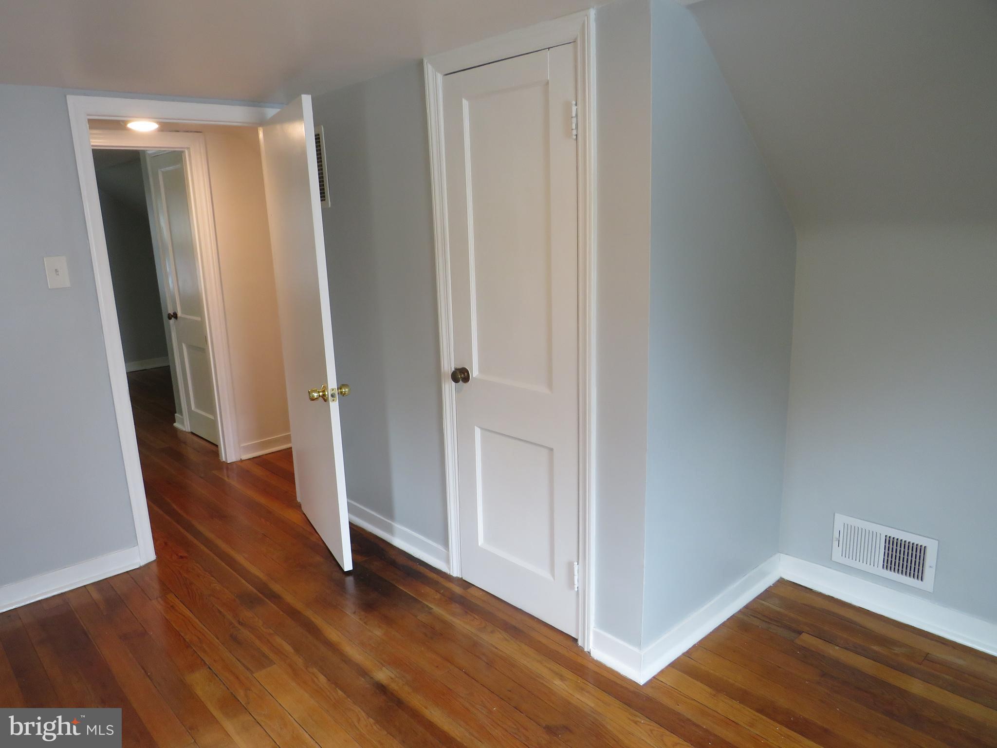 129 Central Avenue Ewing, NJ 08628 - Photo 24 of 43