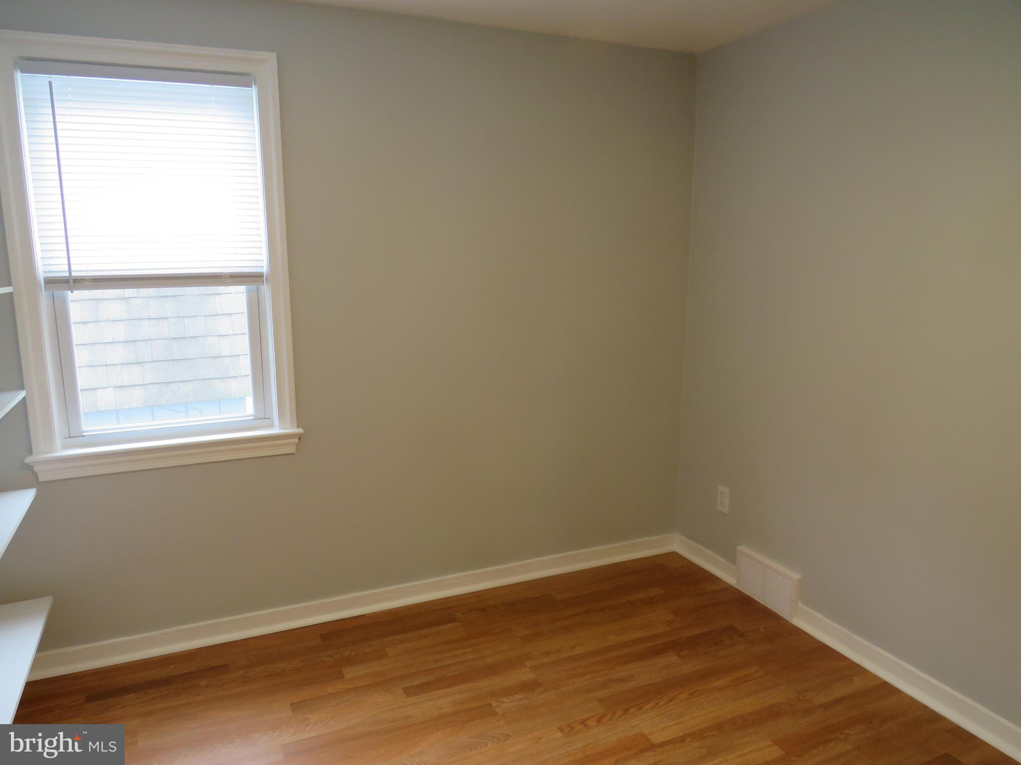 129 Central Avenue Ewing, NJ 08628 - Photo 32 of 43