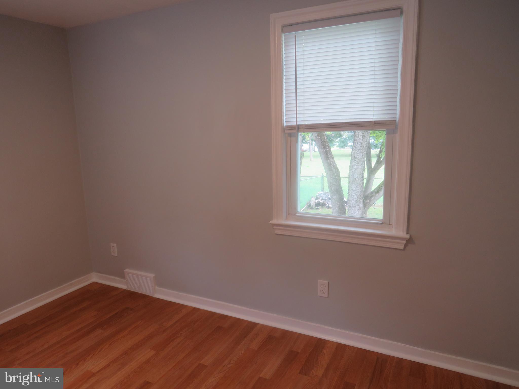 129 Central Avenue Ewing, NJ 08628 - Photo 33 of 43
