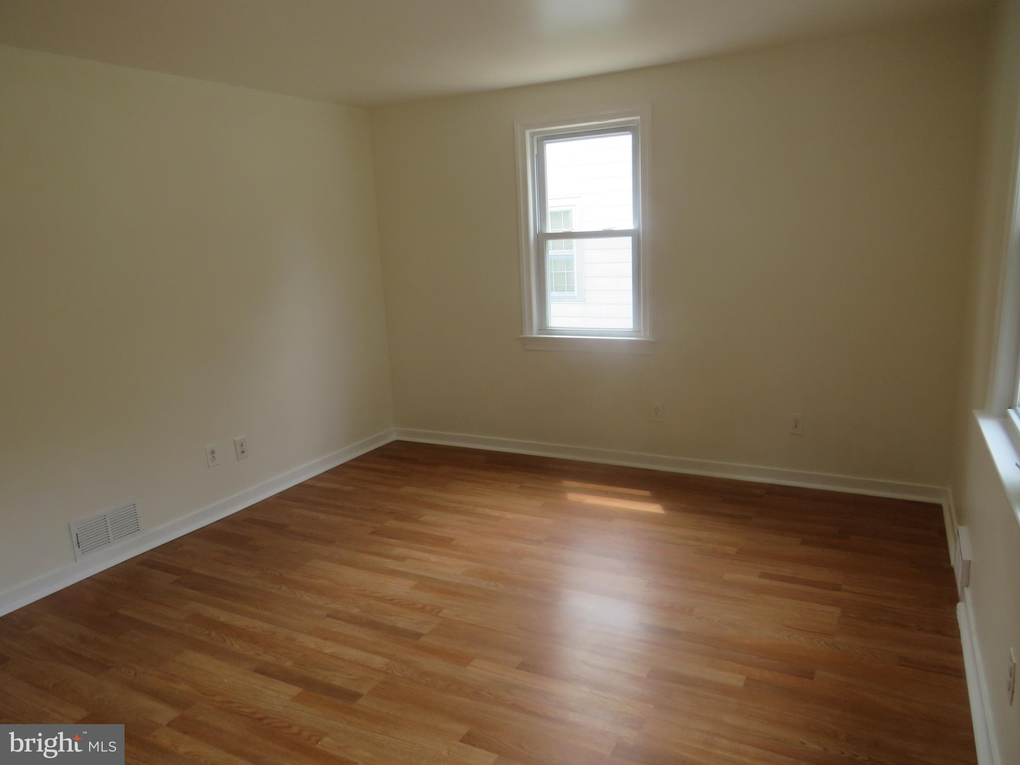 129 Central Avenue Ewing, NJ 08628 - Photo 8 of 43