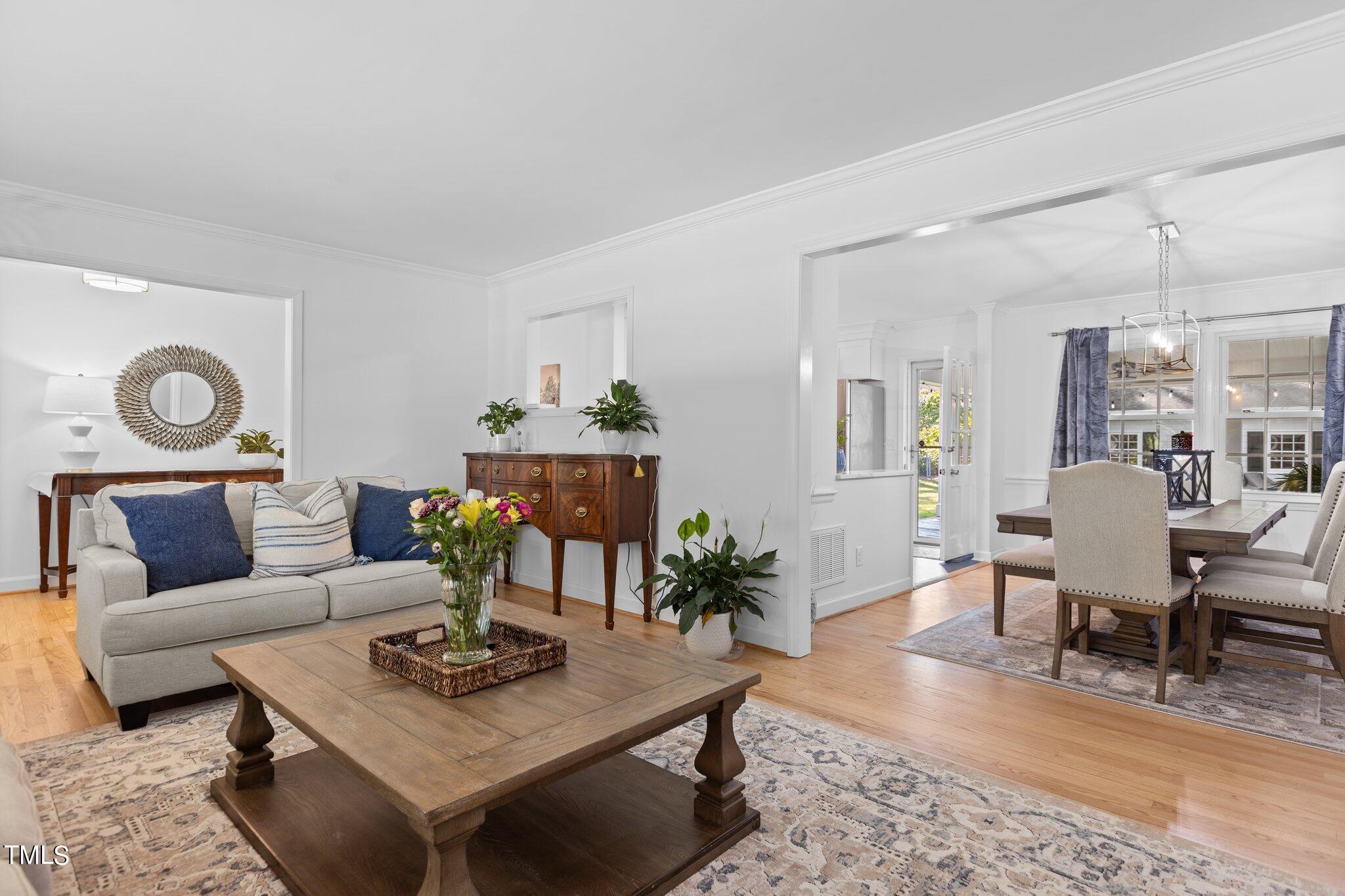 5013 Winterlochen Road Raleigh, NC 27603 - Photo 15 of 47 Winterlochen5013LivRm2