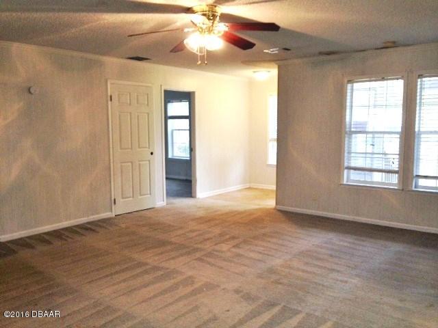 23926 Deer Road Astor, FL 32102 - Photo 5 of 16 IMG_6255