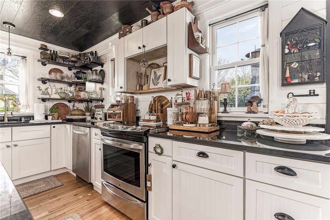 247 Main Street Hopkinton, RI 02804 - Photo 5 of 35