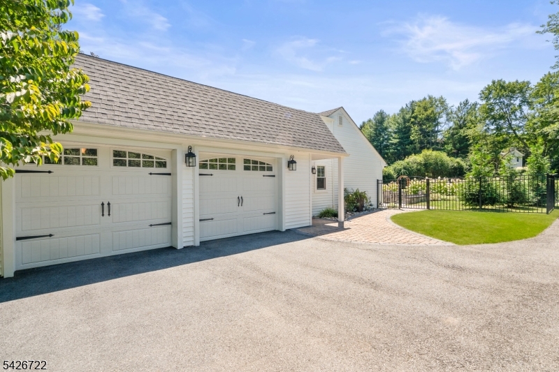 17 Drake Road Mendham, NJ 07945 - Photo 3 of 50
